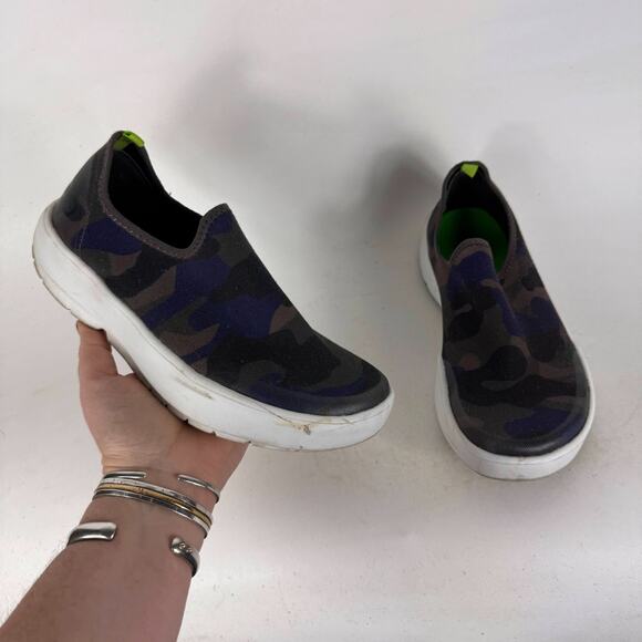Oofos OOmg Comfort Sneakers Womens 7 Camouflage Slip On Low Top Round Toe Casual - Picture 1 of 10